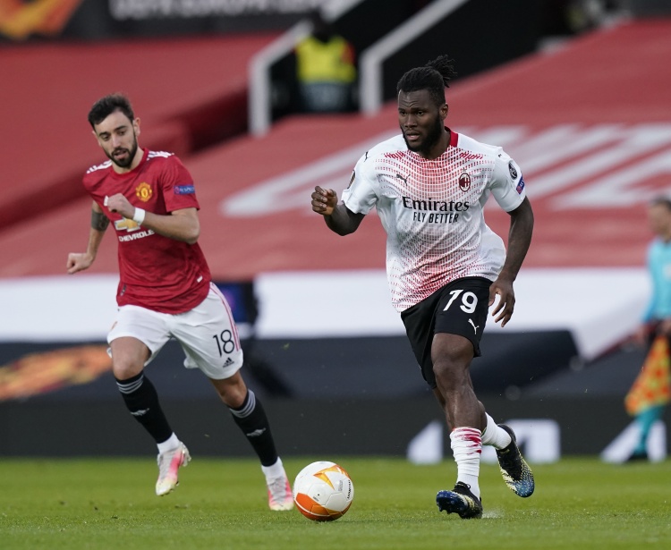 世体:如果博格巴离队,曼联考虑签下凯西