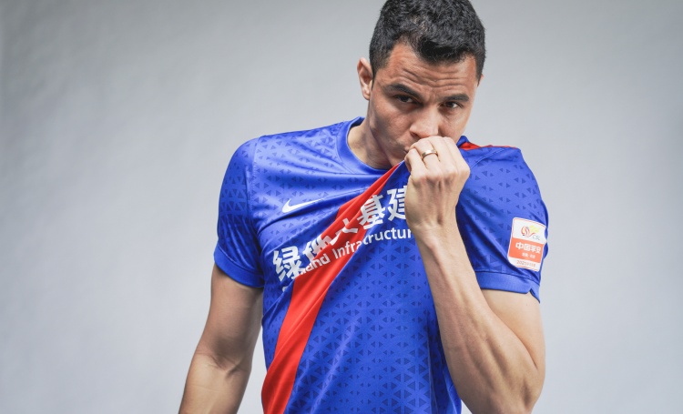 东体:申花队长莫雷诺第三个孩子将在上海诞生,已取名“奇迹”