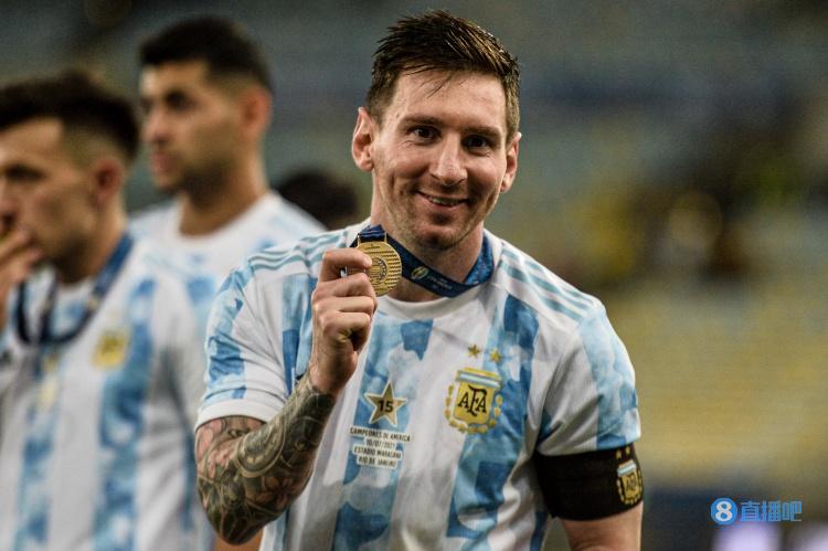 E-马丁内斯：梅西是阿根廷队绝对核心，美洲杯夺冠替他高兴