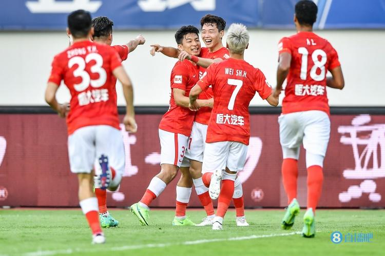 白国华：从目前俱乐部情况看，恒大球员可能从10月开始面临欠薪