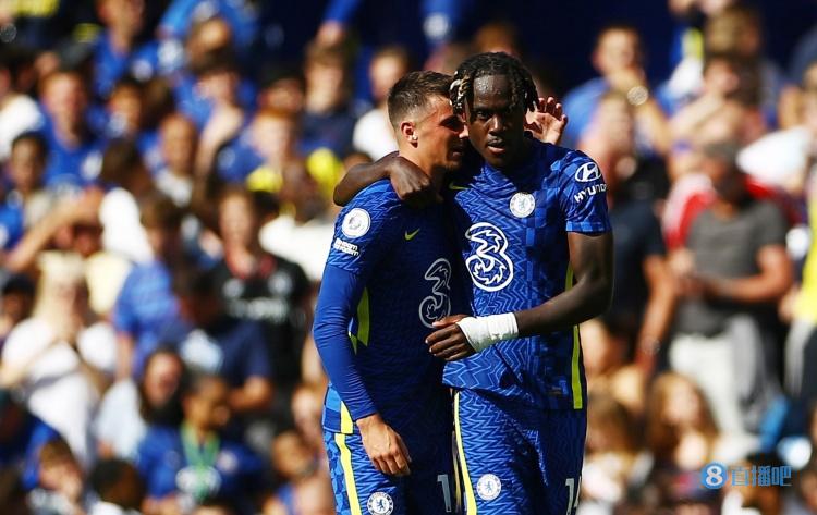 小查洛巴：我的成长离不开图赫尔的帮助，英超首秀令人难以置信