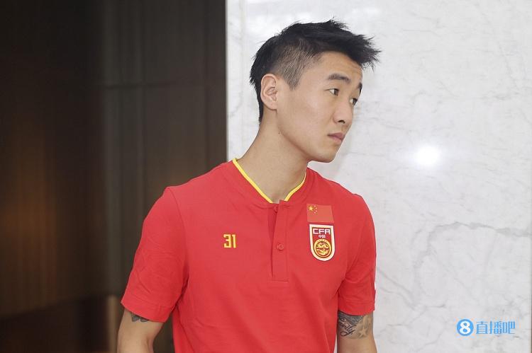 肖赧谈韦世豪落选:今晚中国不可能打对攻,主打防守是全队共识