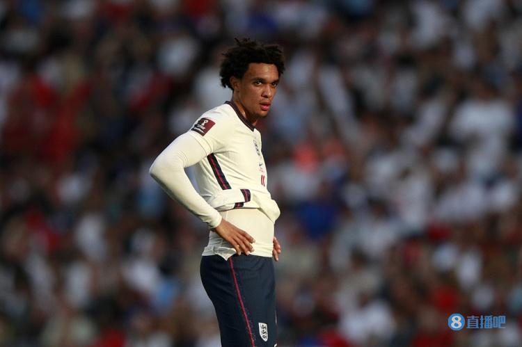 阿诺德:无论踢中场还是右后卫,我都能前插去影响比赛