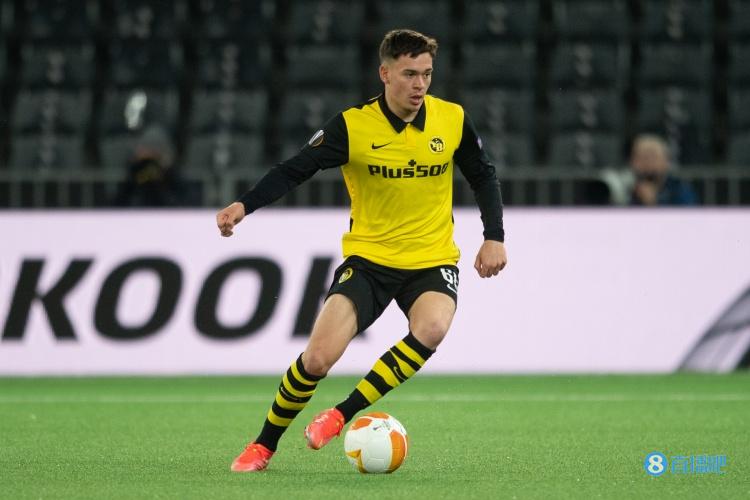 伯尔尼年轻人中场:球迷是我们的第12人,95分钟绝杀太棒了