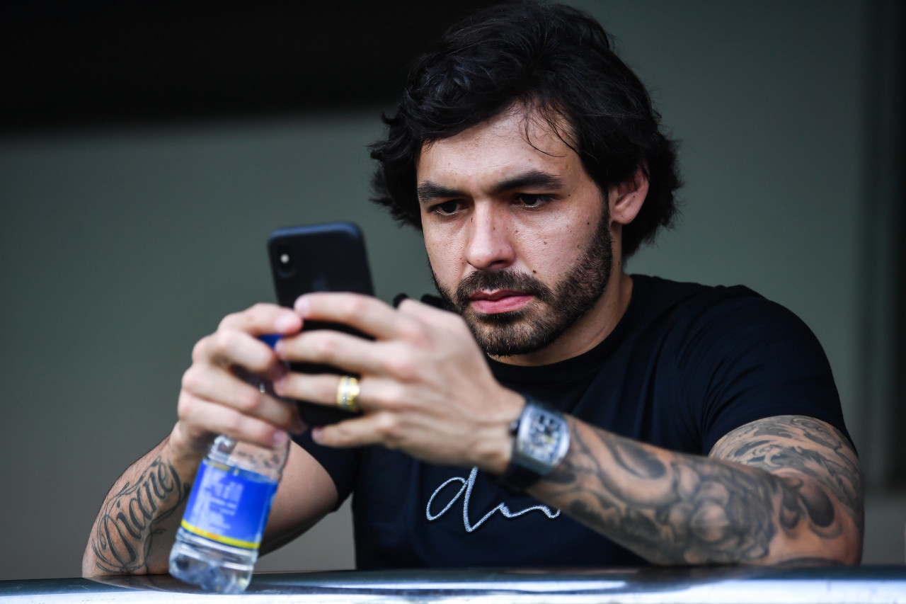 记者：从目前反馈信息看，高拉特彻底无缘代表国足征战12强赛