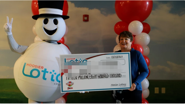 美国卡车司机中1.02亿彩票巨奖 扮诡异吉祥物领奖