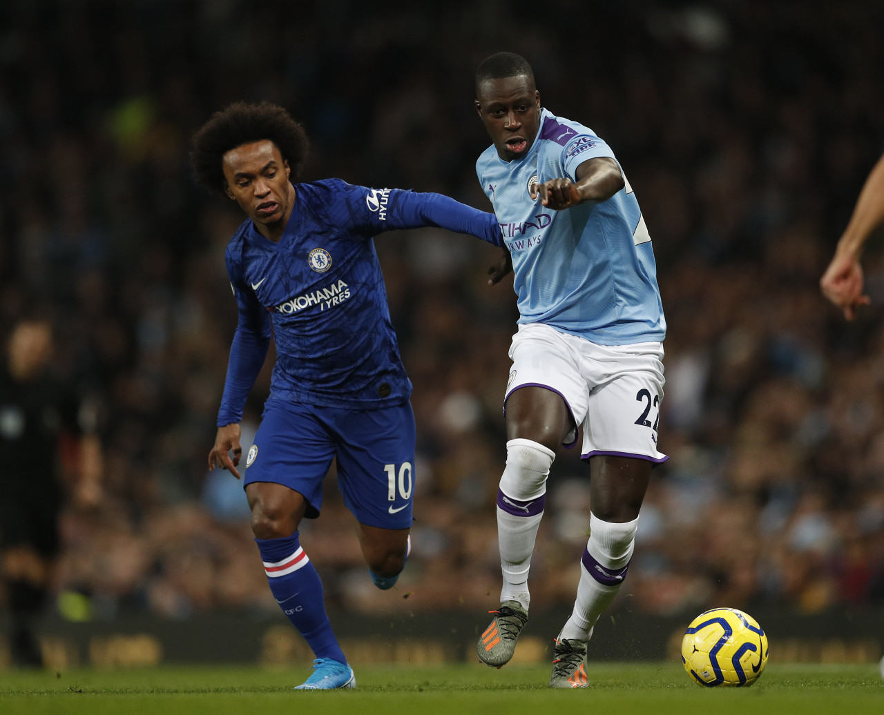 队报:门迪至少将被拘留至11月中旬,明年1月24日进行审判