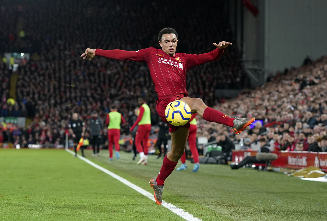 阿诺德:格拉利什应该出现在欧冠赛场,期待和他同场竞技