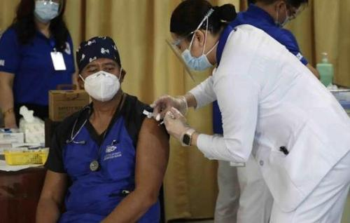菲军方恢复接种科兴疫苗