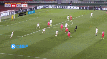 黄仁范禁区弧顶摆脱防守远射破门，韩国队暂1-0领先叙利亚