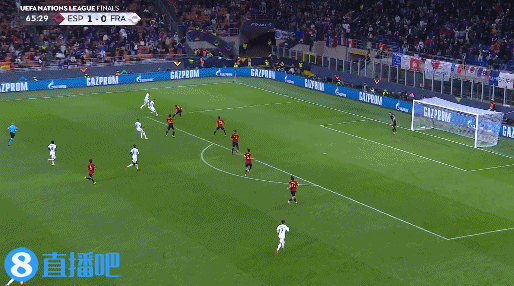 Answer ball！本泽马完美世界波兜射，皮球飞进球门死角