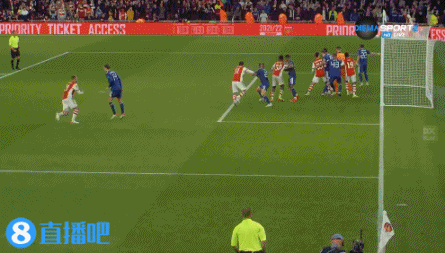 上场即进球！钱伯斯替补登场首次触球即破门，枪手破僵1-0利兹联