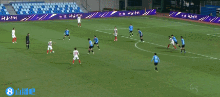 海港前场连续配合,李申圆头球破门,上海海港2-0领先大连人