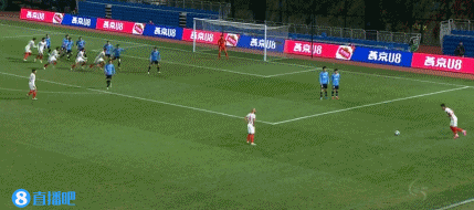 小将刘祝润头球破门，上海海港3-0领先大连人