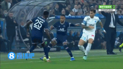 巴黎后场失误米利克破门,但利罗拉传球前越位在先进球无效