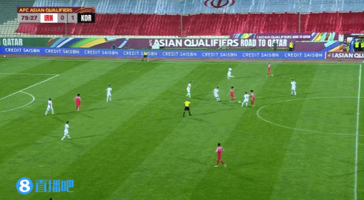 阿兹蒙助攻贾汉巴赫什破门，伊朗扳平比分1-1韩国