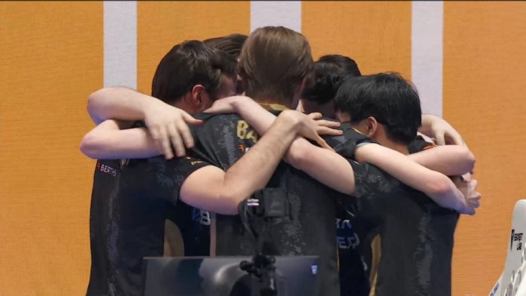 鏖战五场！PCE成功晋级下一轮 将在明日点对战C9