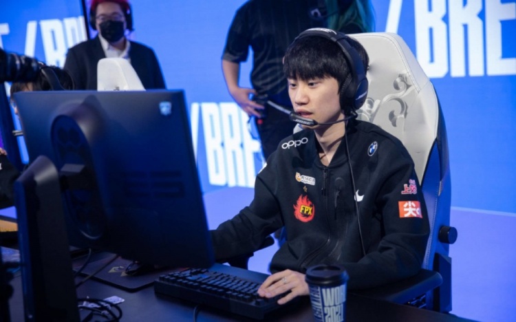 夜谈会:如何评价FPX在这两日小组赛上的发挥?