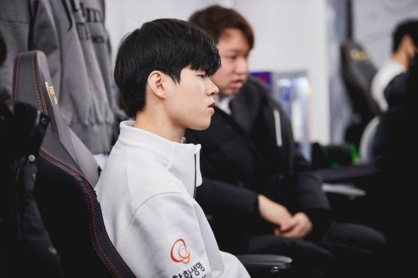 HLE.Deft:GALA-Ming是那种劣势对线也能打得很好的下路组合