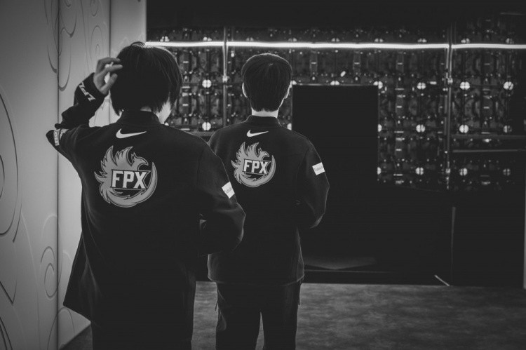 夜谈会：FPX爆冷出局 LPL哪一次外战失利最让你感到意外？