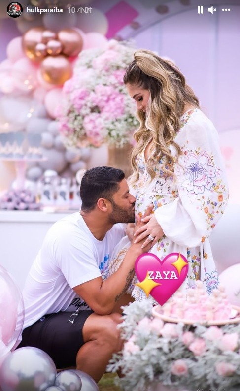 胡尔克亲吻女友孕肚?小女儿取名叫Zaya