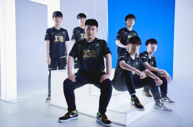 RNG击败HLE以C组第一的成绩晋级S11八强