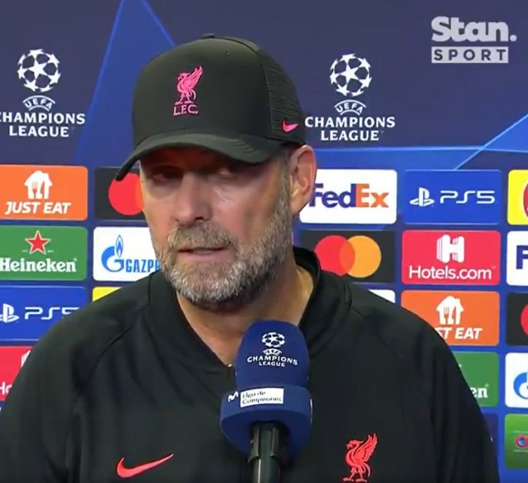 记者就西蒙尼不握手一事采访，惹怒克洛普：你很坏，就想搞事