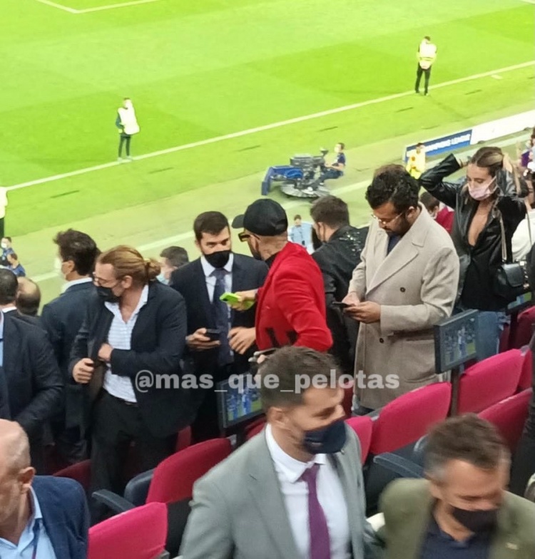 阿尔维斯:德斯特拥有一个边后卫应具备的一切 巴萨永远会是巴萨