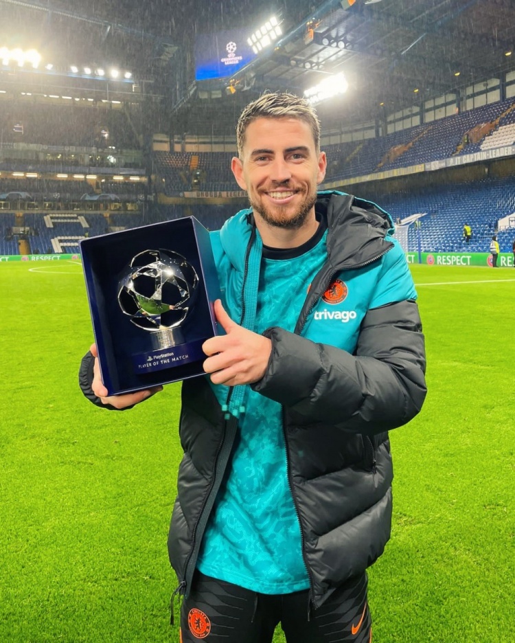 当选本场最佳球员！若日尼奥数据：点射双响&3次拦截&8次抢断