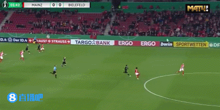 四两拨千斤!奥川雅也接直塞获单刀,右脚一趟左脚轻巧一挑破门