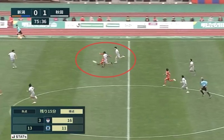 ?帅炸!日乙球员打入半场超级吊射,复刻希克欧洲杯神仙球