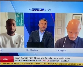 曼城旧将米尔斯以为广告时间，连线时称曼联踢得跟屎一样