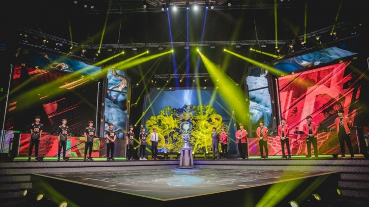 四年前的今天：Faker加里奥英雄登场 带领SKT击败RNG挺进S7决赛