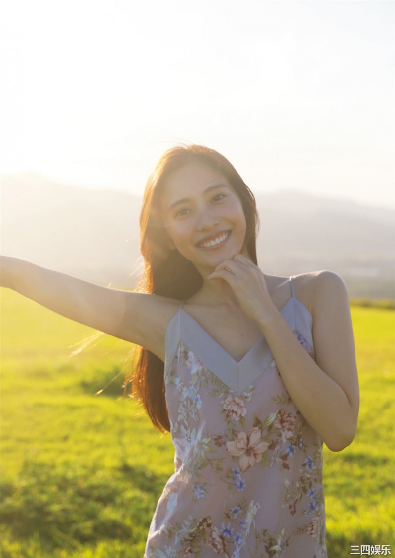 佐野雏子写真集《COLORS》高清全本 佐野雏子写真集《COLORS》高清全本 精品