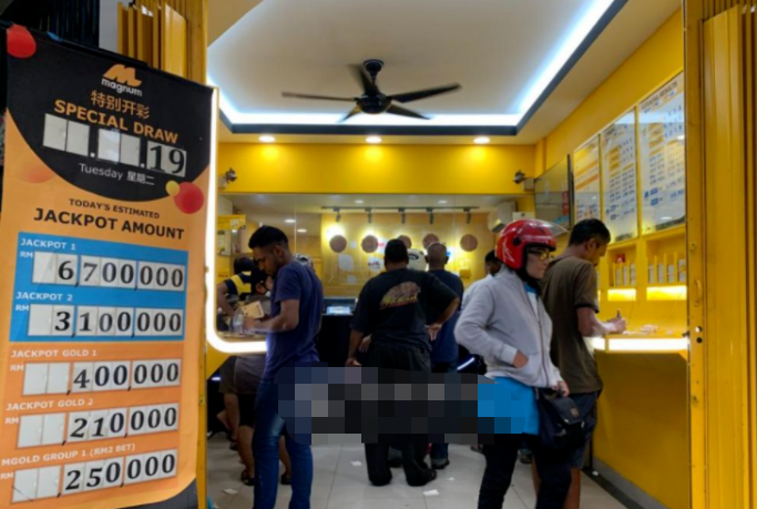 避而不谈22次特别开彩 马来西亚副部长遭议员轰”没水准“