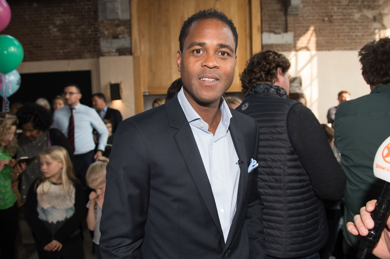 克鲁伊维特:现代足球快多了,不觉得95年欧冠冠军今天也能轻松赢