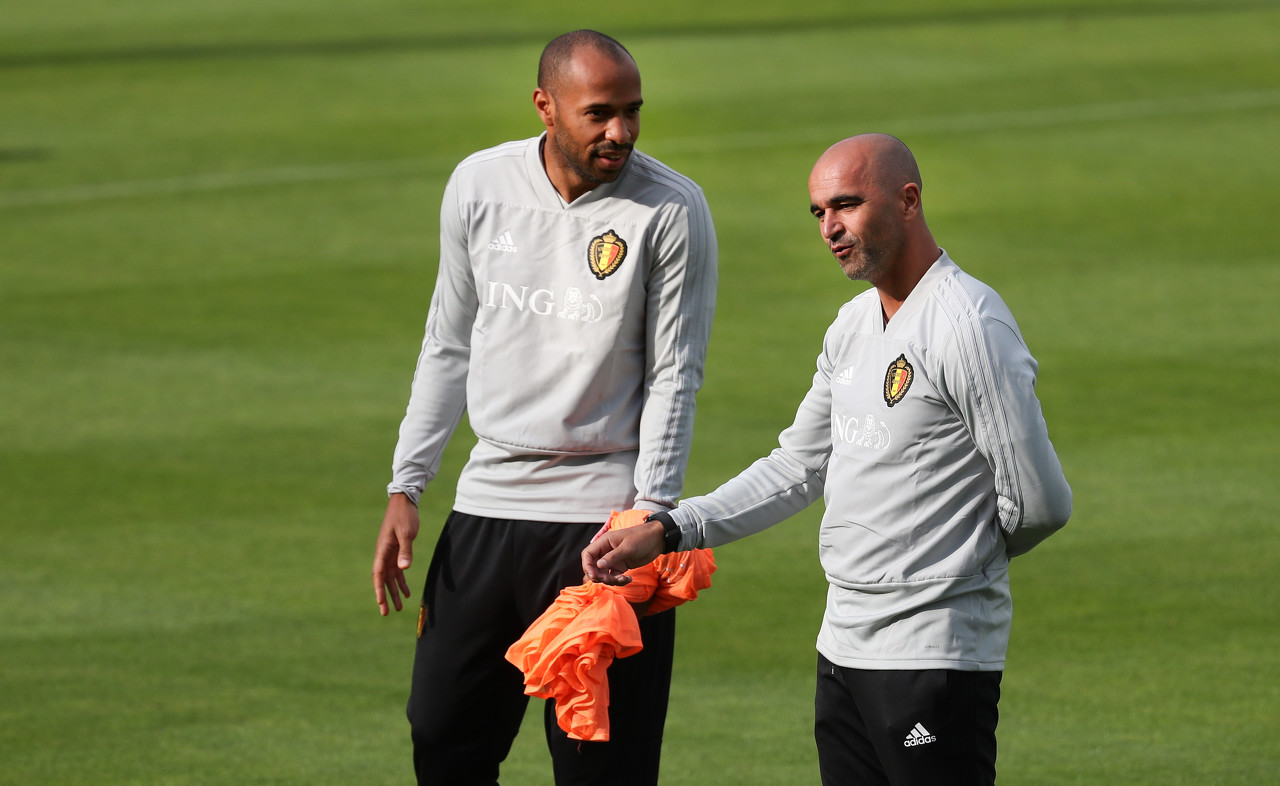 马丁内斯谈与巴萨传闻:我在比利时5年了,百分百专注于这件事