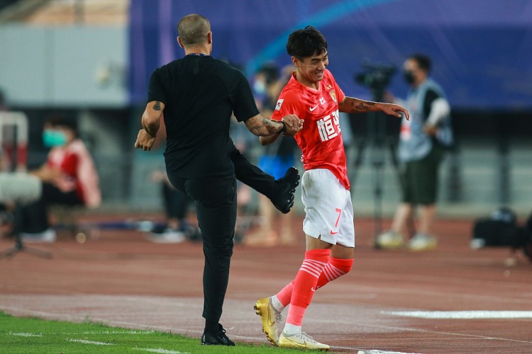 李白透露韦世豪和卡帅“翻脸”内幕:发脾气都可控,都是因为足球