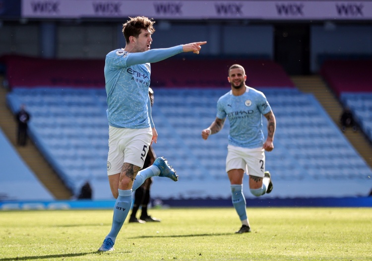 希曼：斯通斯可以承担一些控球工作，他已经知道在哪里可以这样做