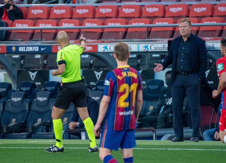 每体:巴萨B队主帅将暂时带领一线队训练