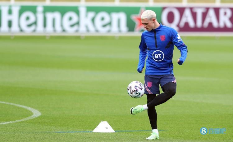 基恩:福登就像美式足球的顶级四分卫,他让一切看起来很容易