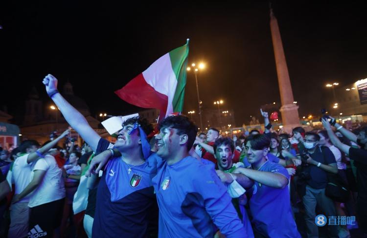意大利球迷在欧国联决赛现场高唱“我们是欧洲冠军”