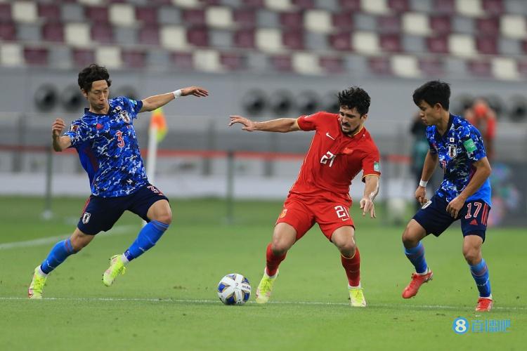 粤媒:国足打法“四不像”,“移植”广州队打法未尝不是明智之举