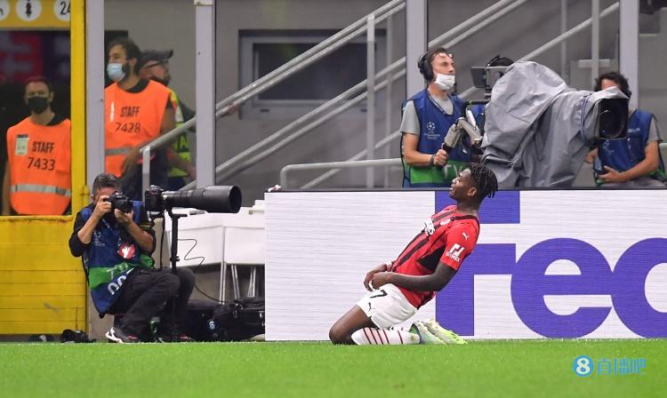 跟队记者:今夏曾有多队有意引进莱奥,但均被AC米兰拒绝