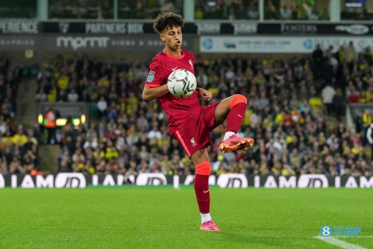 利物浦官方:17岁小将戈登签订首份职业合同