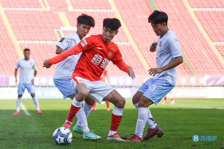 南都:中超球队足协杯表现惨淡,皆因求胜欲缺失与本土球员不够强