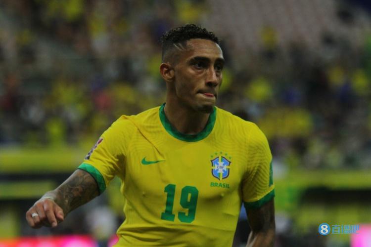 拉菲尼亚:这场比赛非常难忘,我正在实现儿时的梦想