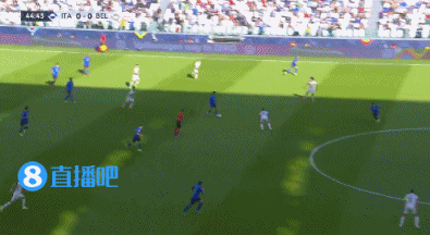 极限救险！小基耶萨单刀射门，库尔图瓦脚尖挡出