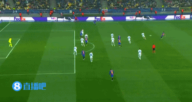 尼科后插上门前大力头槌攻门，皮球被德佩挡了一下后被解围