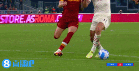 米兰2-0领先罗马!伊布禁区倒地造点,凯西点射扩大比分